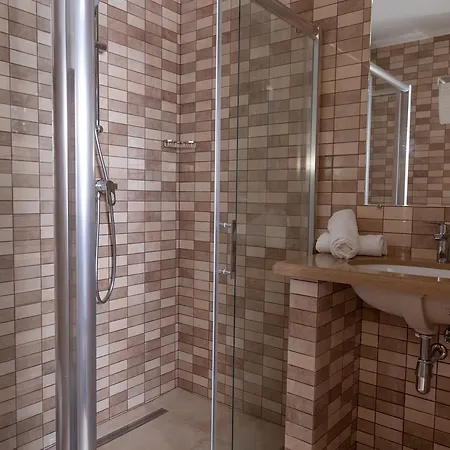 Benefit Boutique Hotel אודסה