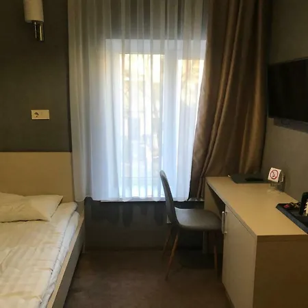 Benefit Boutique Hotel אורחן 4*