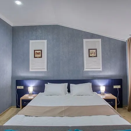 Benefit Boutique Hotel אורחן